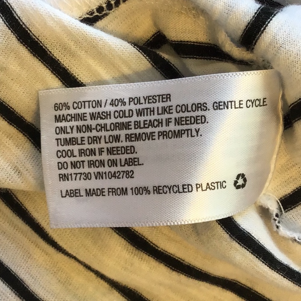 ‘Mossimo’ Sleeveless Black/White Striped Top - Picture 6 of 6